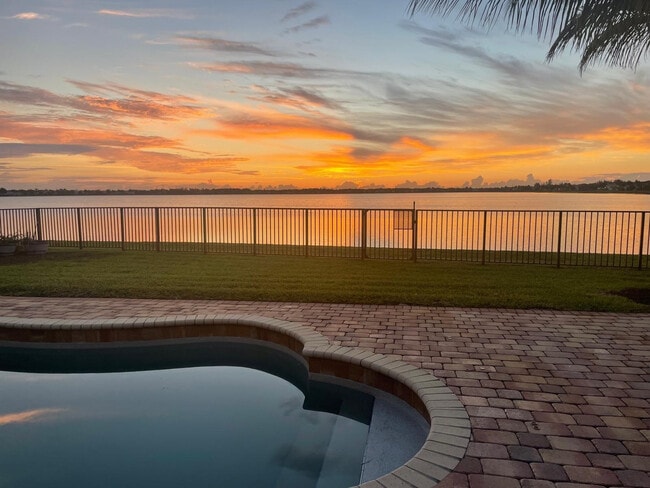 Building Photo - 5197 SW 183rd Ave