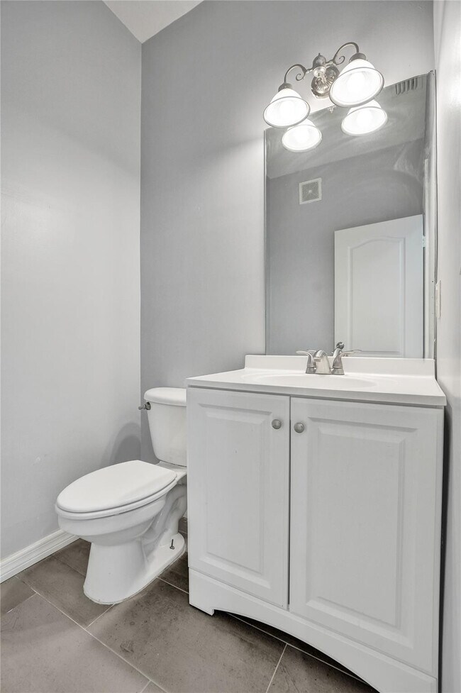 Building Photo - 2137 Shoma Dr