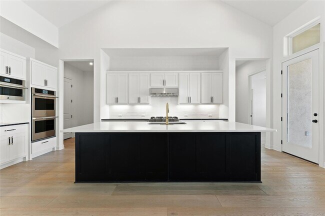 Building Photo - 704 Prairie Clover Dr