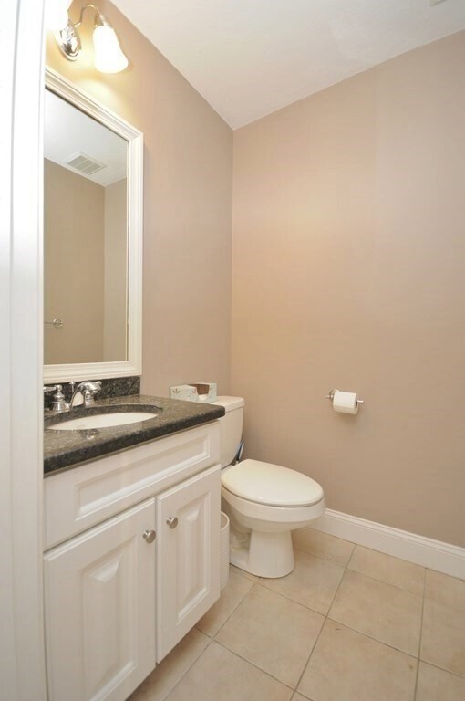 Building Photo - 8 Tiffany Rd