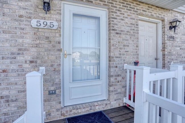 Building Photo - New, New, New - Spacious 3 Bedroom Townhouse with a Finished Basement !!