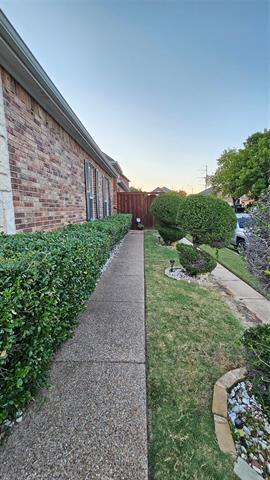 Building Photo - 8207 Persimmon St