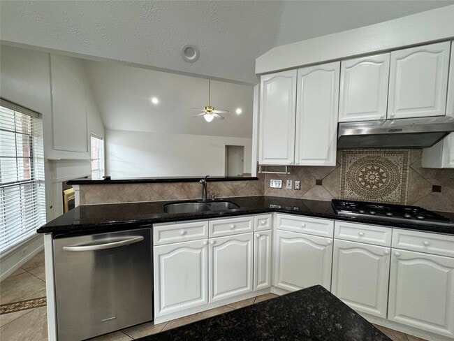 Building Photo - 1718 Berkoff Dr