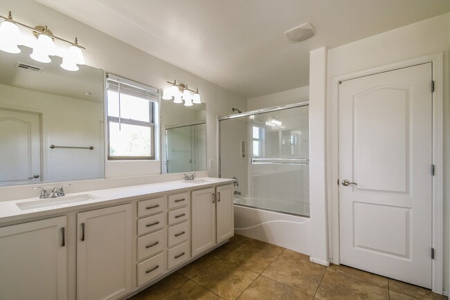 Building Photo - 2662 E Megan St