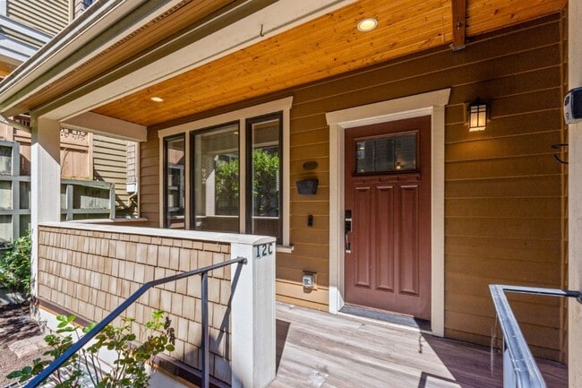 Building Photo - 3Bd/3Ba Seattle Townhouse