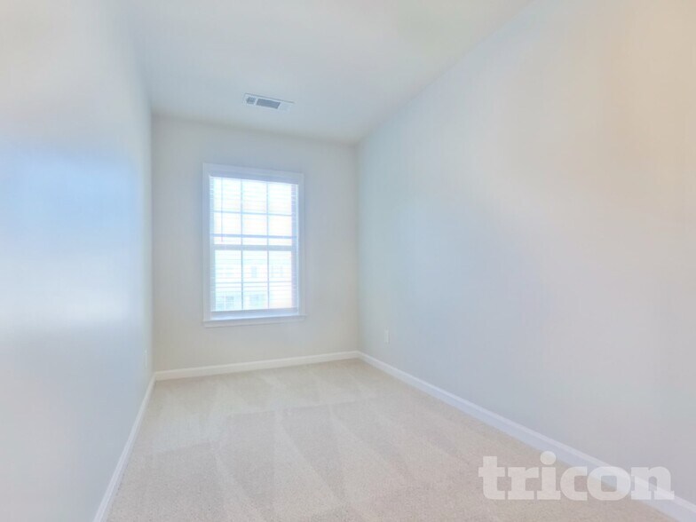 Building Photo - 33 Berwick Way