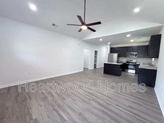 Building Photo - 212 Lincolnshire Blvd