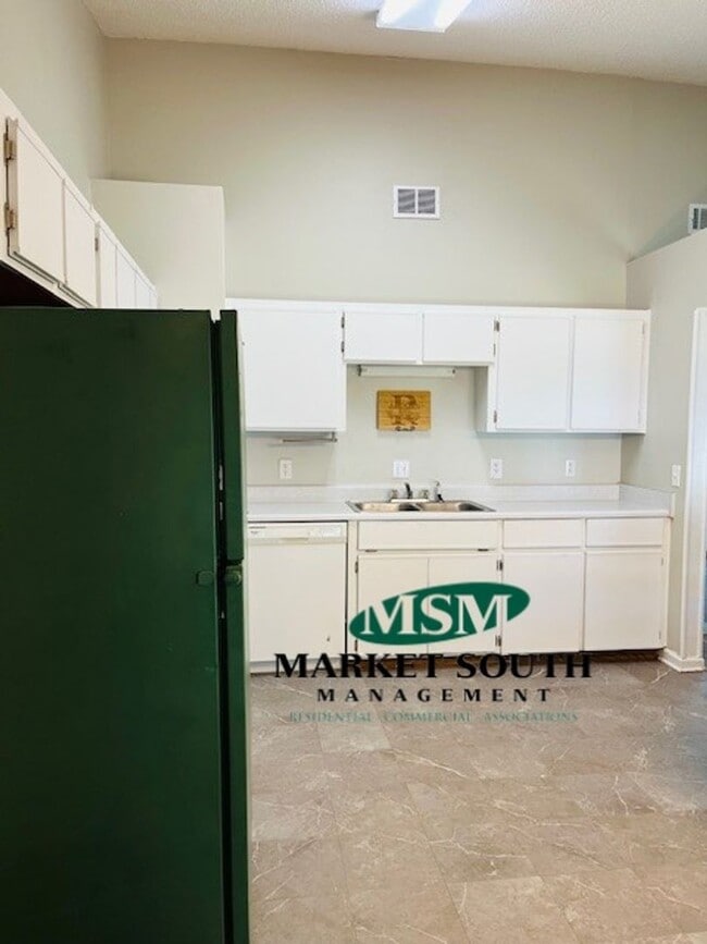 Building Photo - 3 Bedroom Beauty in Laurelwood Plantation- SPECIAL OFFER!!!