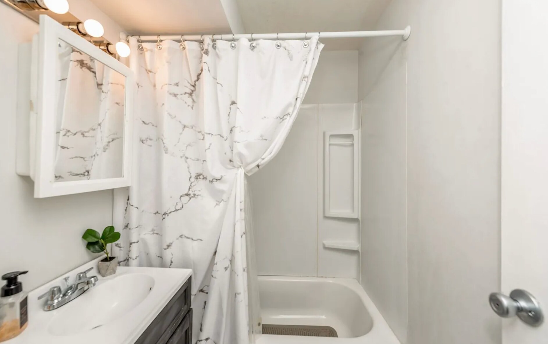 Building Photo - 1544 Amarillo Dr