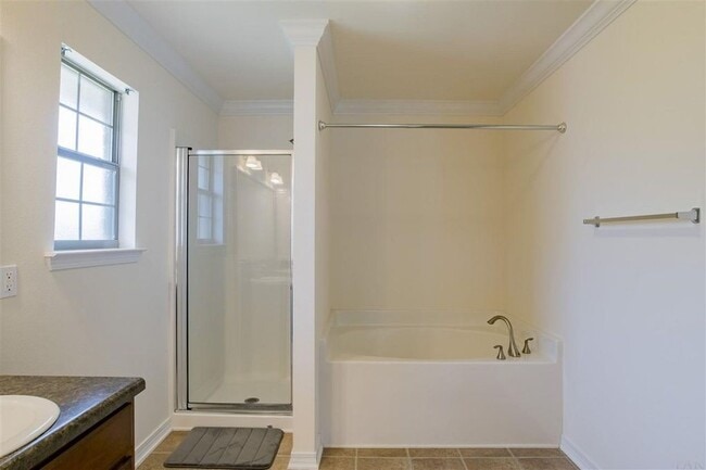 Building Photo - 8770 Kennedy Dr