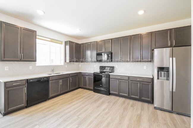 Building Photo - 5926 N Orleans St