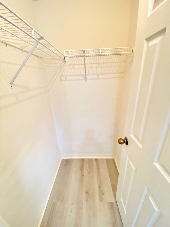 Building Photo - Beautiful Home with Water View in Waterfor...