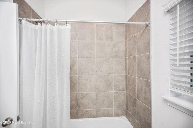 Building Photo - 179 Horsetail Ct