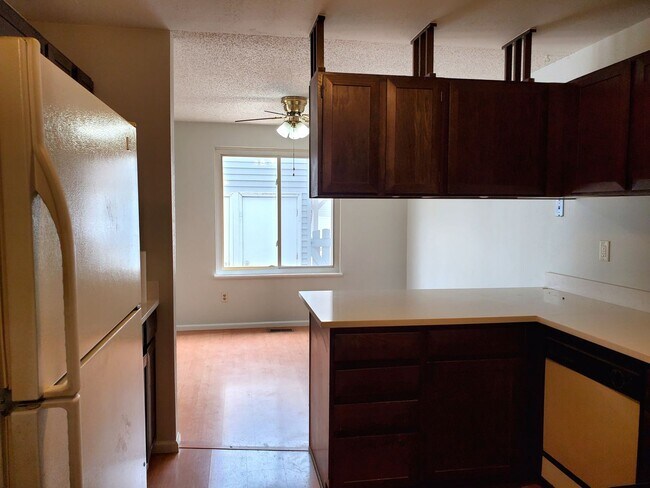 Building Photo - FANTASTIC 2 BEDROOM TOWNHOUSE IN THORNTON, AVAILABLE NOW!!!