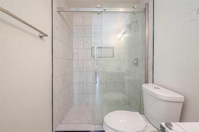 Building Photo - 19839 Rustic Lake Ln