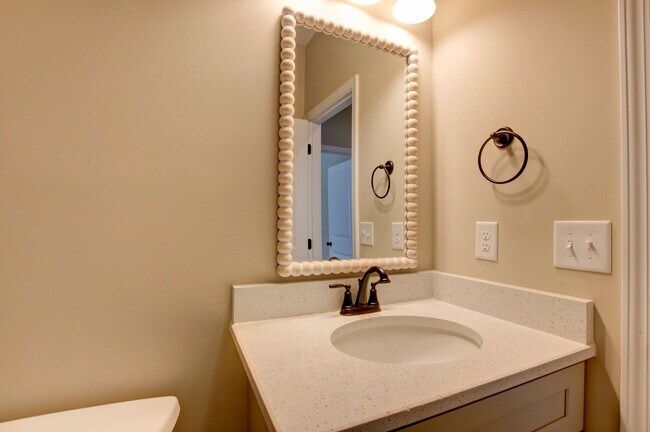Building Photo - 2547 Rafiki Dr