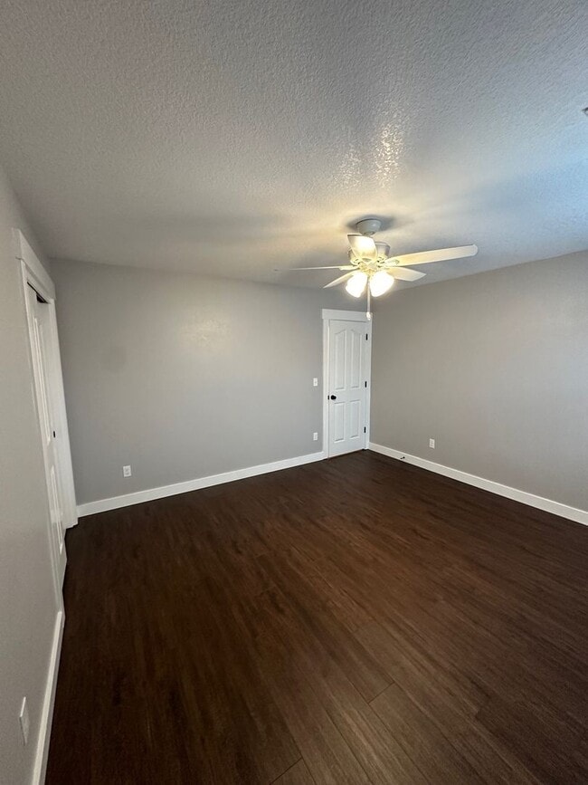 Building Photo - 4 Bedroom House Available in Hammond!
