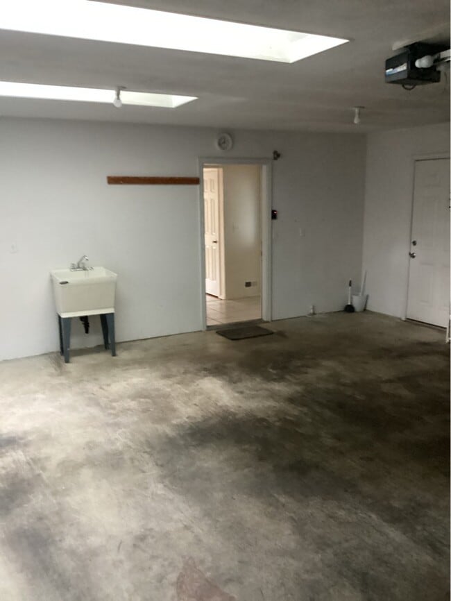 Building Photo - 96 NW 33rd Pl