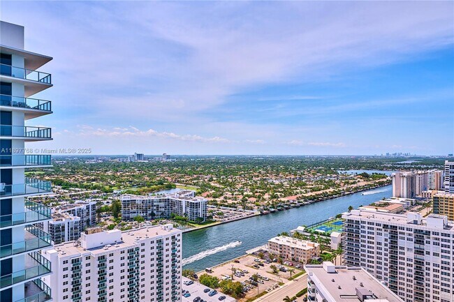 Building Photo - 3101 S Ocean Dr