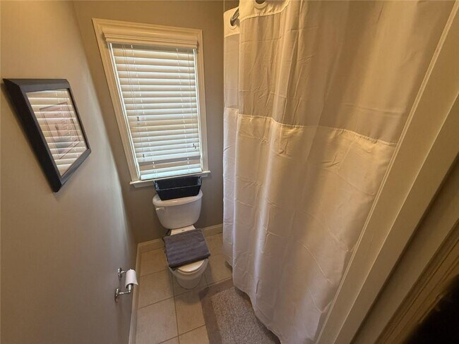 Building Photo - 1125 Walters Cir