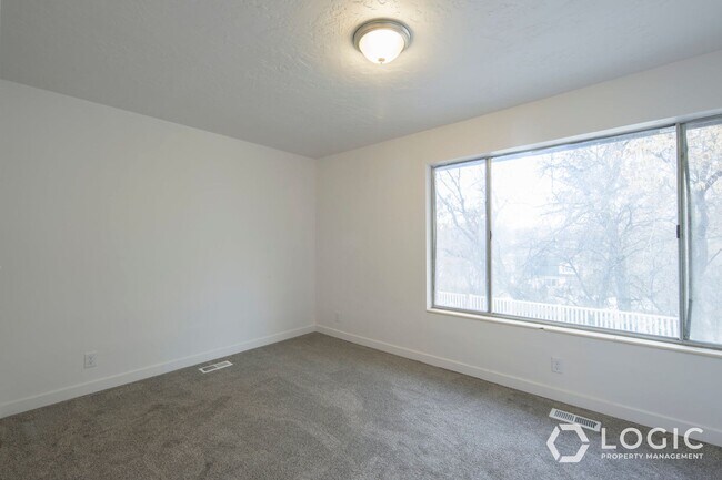 Building Photo - 3151 Quincy Ave