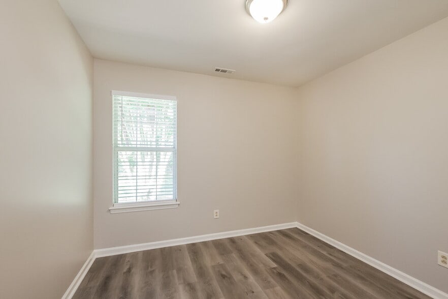 Building Photo - 6007 Brick Landing Dr