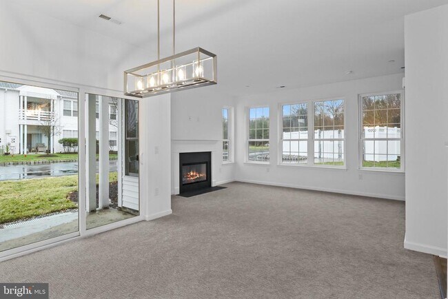 Building Photo - 11112 Cornerstone Dr