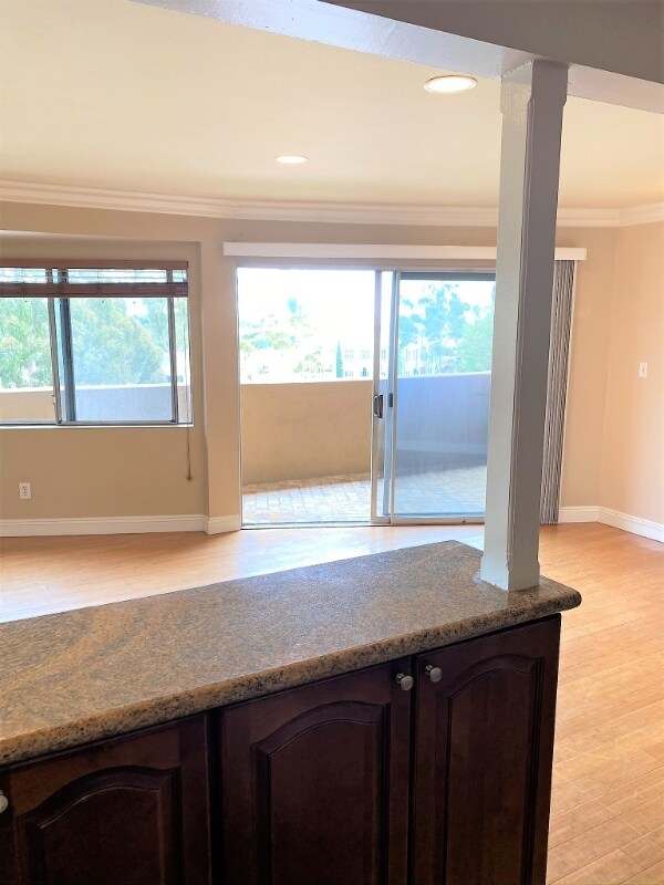 Building Photo - 100 Cliff Dr