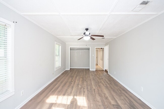 Building Photo - 2523 S Broadway St