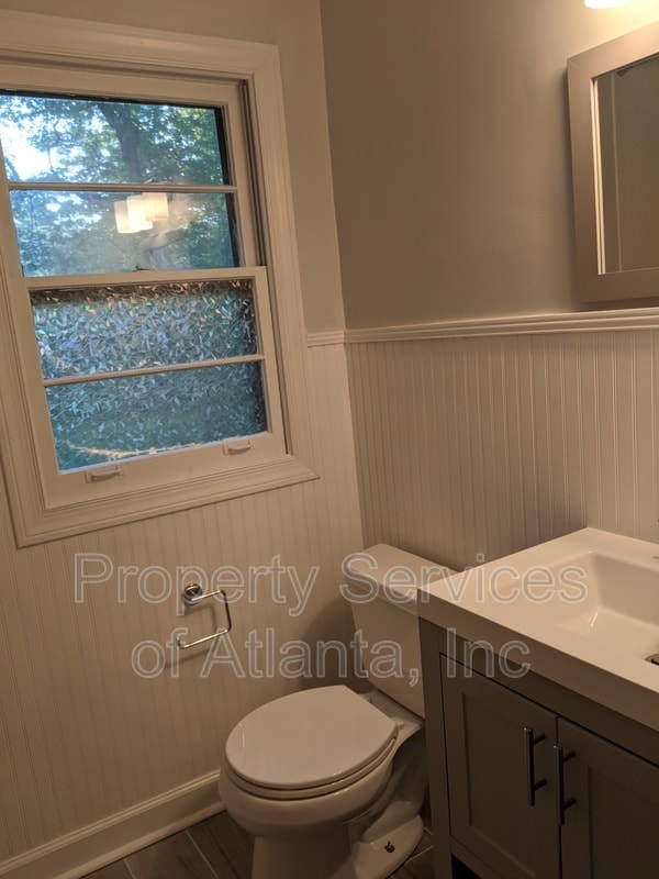 Building Photo - 2331 N Decatur Rd