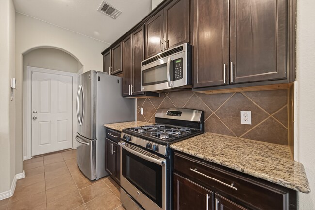 Building Photo - 8908 Clovermist Dr