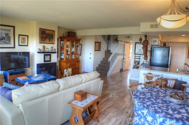 Building Photo - 146 Avenida Baja