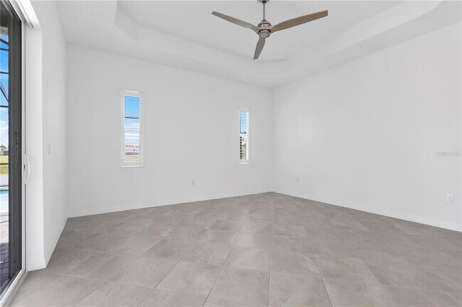 Building Photo - 15925 Sugar Hl Dr