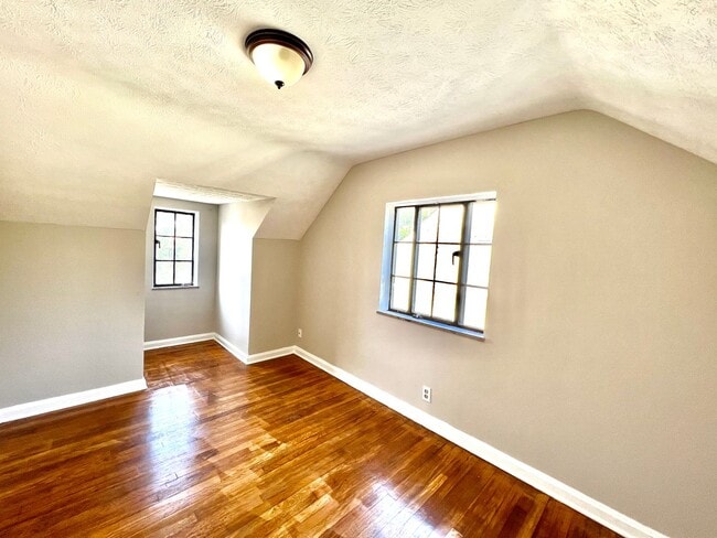 Building Photo - 21400 Goller Ave