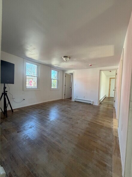 Building Photo - 490 Boswell Ave