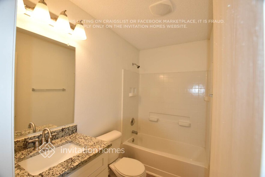 Building Photo - 10817 Braemoor Dr