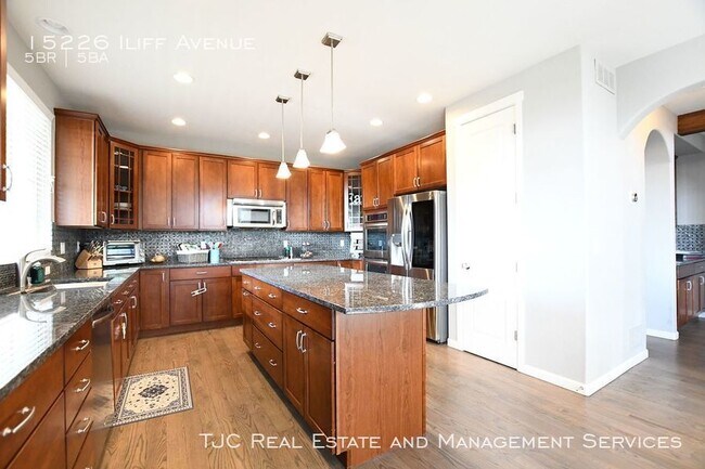 Building Photo - Solterra Home for Rent!