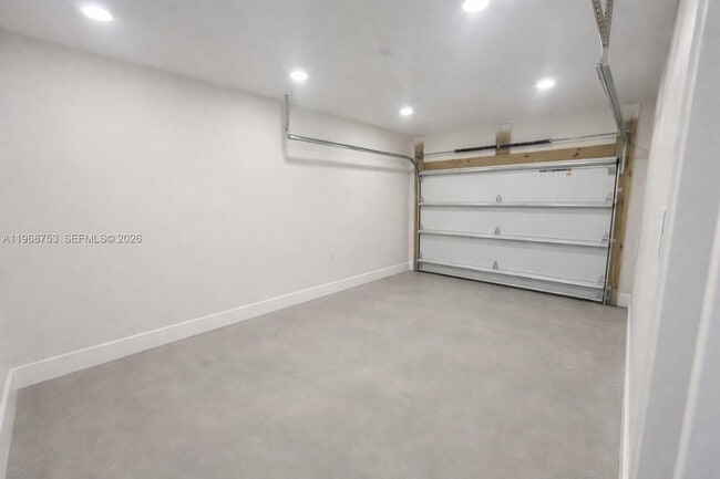 Building Photo - 1123 NW 25th St