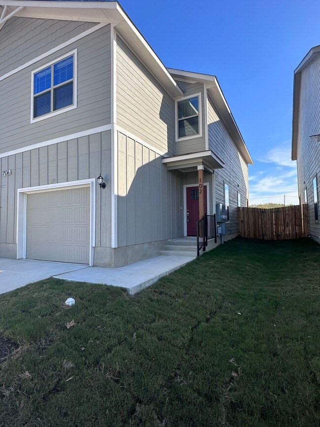 Building Photo - NEW CONSTRUCTION IN GATED COMMUNITY!!! BUI...