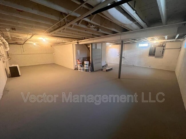 Building Photo - 2628 State St