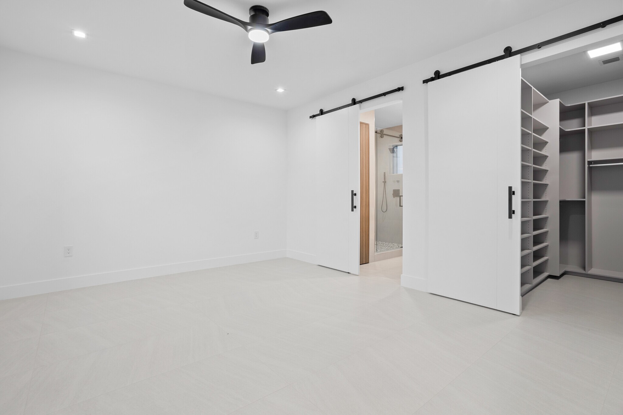Building Photo - 917 SW 78th Pl