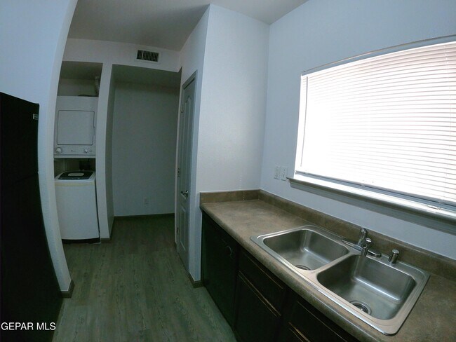 Building Photo - 14304 Gil Reyes Dr