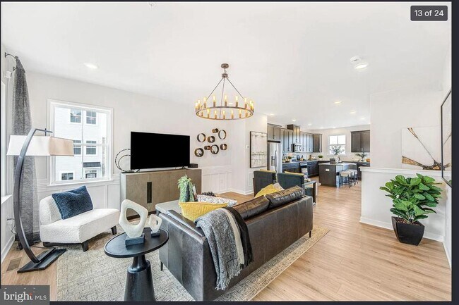 Building Photo - 32 Anderson Dr