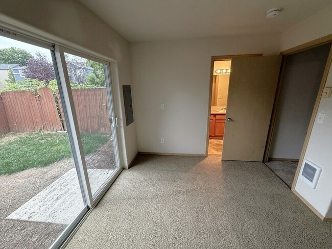 Building Photo - 4466 NE Nicholson Loop