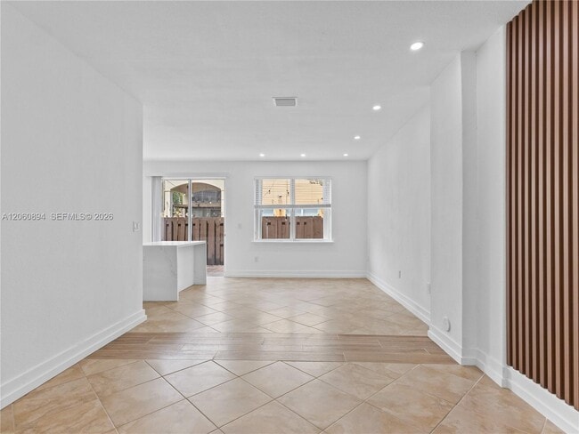 Building Photo - 5502 NW 112th Ct