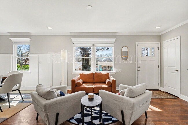 Building Photo - 1360 Smith St SE