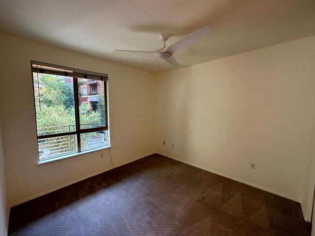 Building Photo - Gorgeous Spacious 2 Bedroom - 2 bath Condo with parking in Little Tokyo