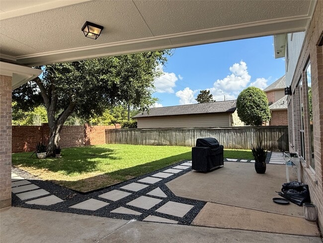 Building Photo - 11826 Legend Manor Dr
