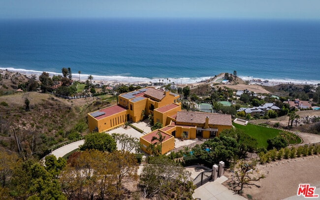 Building Photo - 3235 Rambla Pacifico St