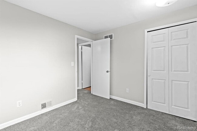 Building Photo - 162 Princeton Dr